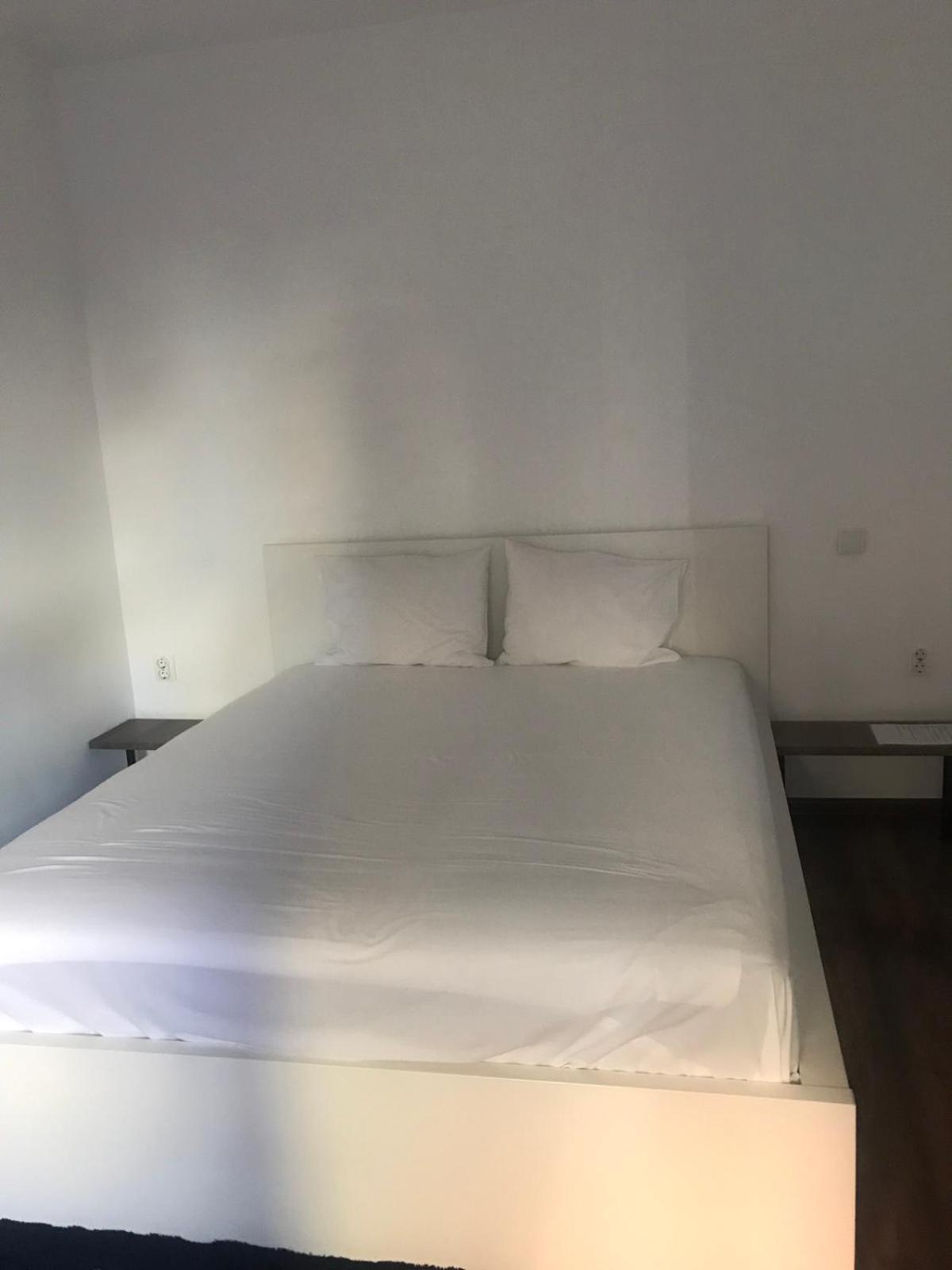 Lilia 3 Self-Check In Apartment With Hot Water Despite Prevention In The Neighborhood, Food And Drink Shop Open Until 10 Pm And Free Parking Area Next Ot 24 Hours Food And Drink Shop And Free Parking Area Sófia Exterior foto