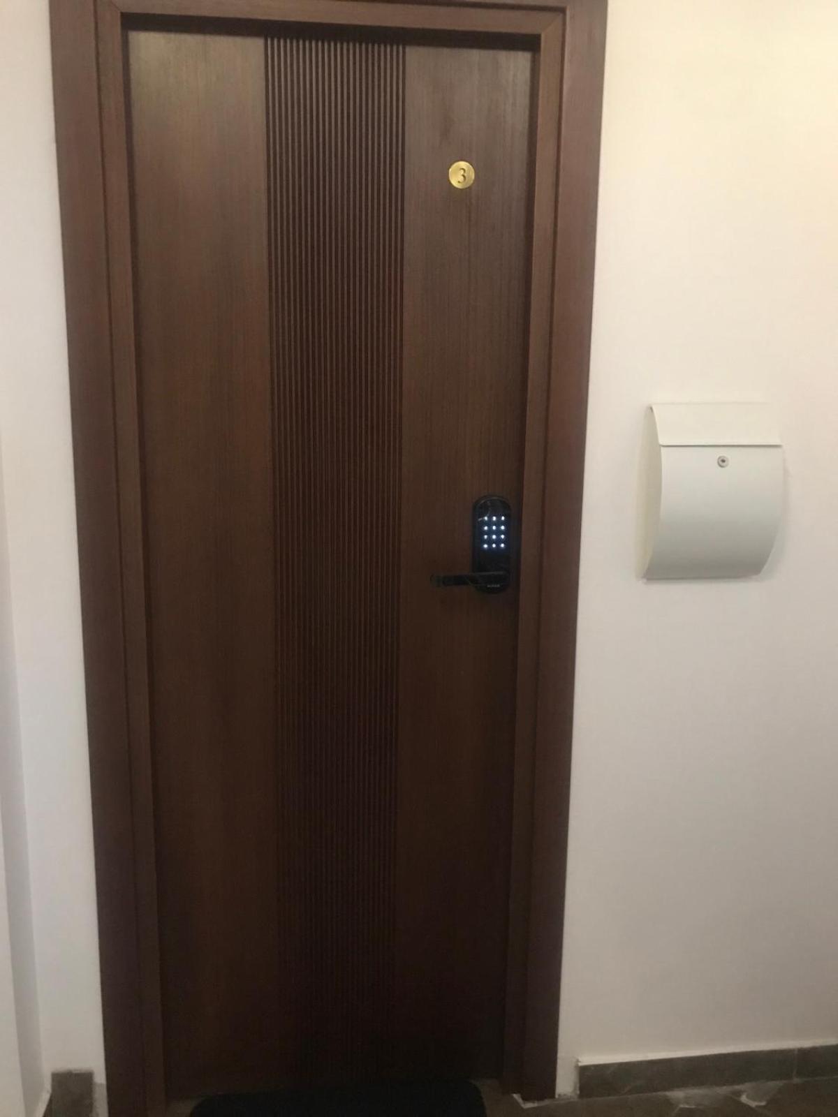 Lilia 3 Self-Check In Apartment With Hot Water Despite Prevention In The Neighborhood, Food And Drink Shop Open Until 10 Pm And Free Parking Area Next Ot 24 Hours Food And Drink Shop And Free Parking Area Sófia Exterior foto
